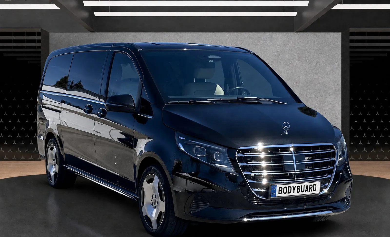 Mercedes-Benz V-Class Exclusive Business V300 XL - vista frontale, carrozzeria nera