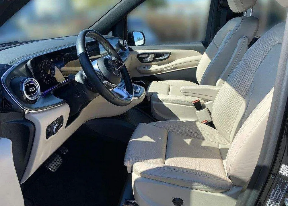 V-Class Exclusive Business V300 XL - sedile conducente con rivestimento in pelle chiara